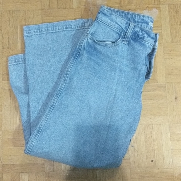 SALE [3/20$] OLD NAVY PETITE MOM JEANS - Picture 3 of 4